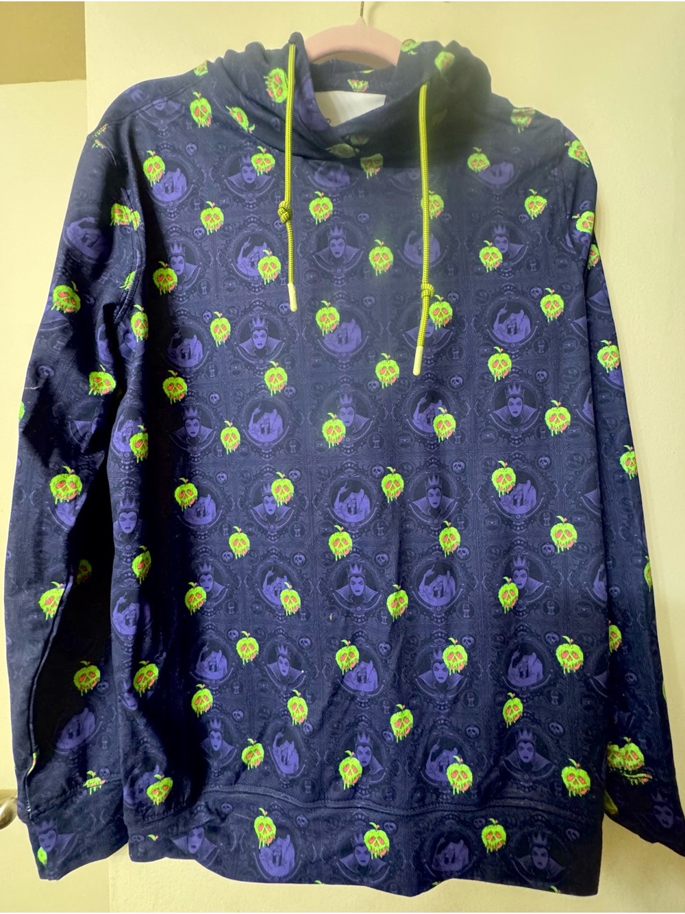 RSVLTS Disney Poison Bad Apples Evil Queen Performance Hoodie XS